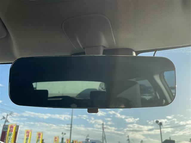 スイフトスポーツ ベースグレード ☆純正SDナビ(フルセグTV/CD,DVD再生/BT)/☆アラウンドビューモニター/☆シートヒーター/☆ローダウン/☆HKSマフラー/☆ビルトインETC/☆純正フロアマット/☆オートライト(25枚目)