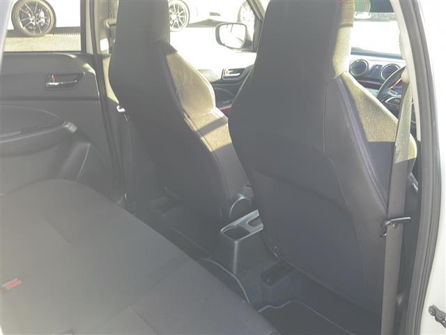 スイフトスポーツ ベースグレード ☆純正SDナビ(フルセグTV/CD,DVD再生/BT)/☆アラウンドビューモニター/☆シートヒーター/☆ローダウン/☆HKSマフラー/☆ビルトインETC/☆純正フロアマット/☆オートライト(32枚目)