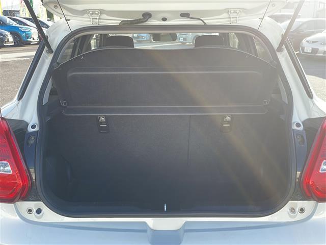 スイフトスポーツ ベースグレード ☆純正SDナビ(フルセグTV/CD,DVD再生/BT)/☆アラウンドビューモニター/☆シートヒーター/☆ローダウン/☆HKSマフラー/☆ビルトインETC/☆純正フロアマット/☆オートライト(35枚目)