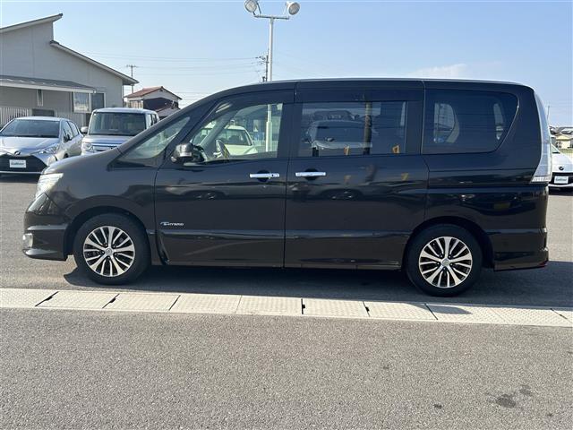 セレナ ハイウェイスター S-ハイブリッド 禁煙 純正ナビ アラウンドユーモニター エマージェンシーブレーキ 3列シート 両側パワスラ コーナーセンサー 純正フロアマット 純正16AW HIDヘッドライト ETC スマートキー プッシュスタート(9枚目)