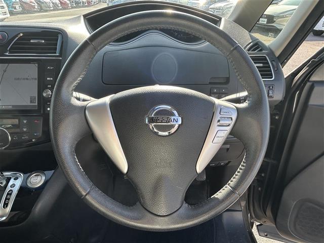 セレナ ハイウェイスター S-ハイブリッド 禁煙 純正ナビ アラウンドユーモニター エマージェンシーブレーキ 3列シート 両側パワスラ コーナーセンサー 純正フロアマット 純正16AW HIDヘッドライト ETC スマートキー プッシュスタート(15枚目)