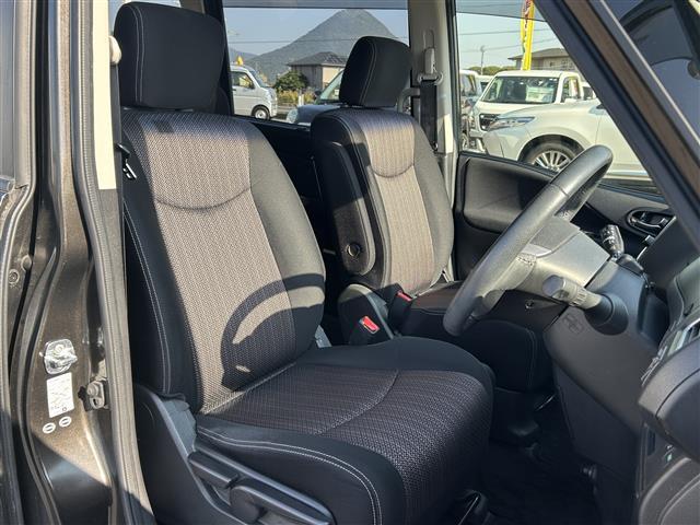 セレナ ハイウェイスター S-ハイブリッド 禁煙 純正ナビ アラウンドユーモニター エマージェンシーブレーキ 3列シート 両側パワスラ コーナーセンサー 純正フロアマット 純正16AW HIDヘッドライト ETC スマートキー プッシュスタート(27枚目)