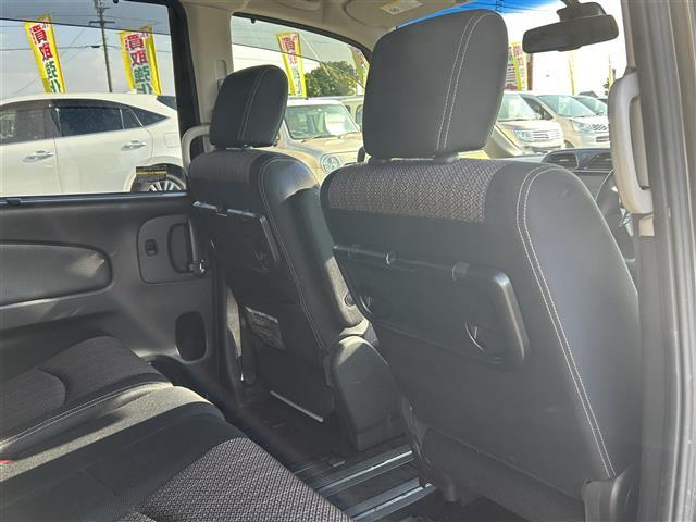 セレナ ハイウェイスター S-ハイブリッド 禁煙 純正ナビ アラウンドユーモニター エマージェンシーブレーキ 3列シート 両側パワスラ コーナーセンサー 純正フロアマット 純正16AW HIDヘッドライト ETC スマートキー プッシュスタート(28枚目)