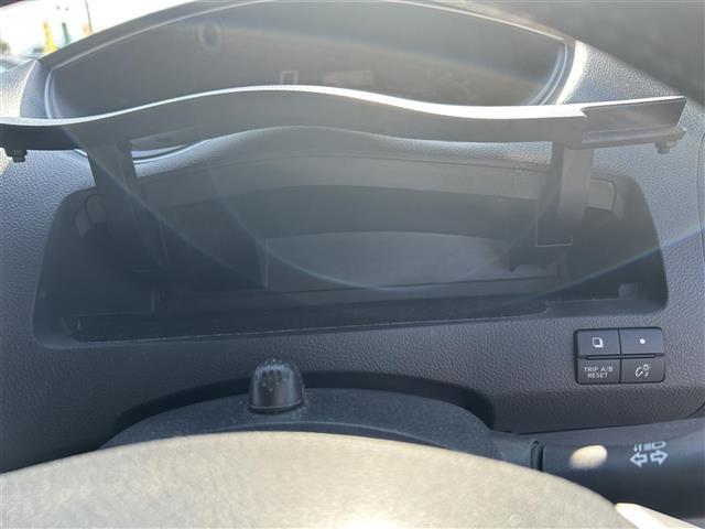 セレナ ハイウェイスター S-ハイブリッド 禁煙 純正ナビ アラウンドユーモニター エマージェンシーブレーキ 3列シート 両側パワスラ コーナーセンサー 純正フロアマット 純正16AW HIDヘッドライト ETC スマートキー プッシュスタート(36枚目)