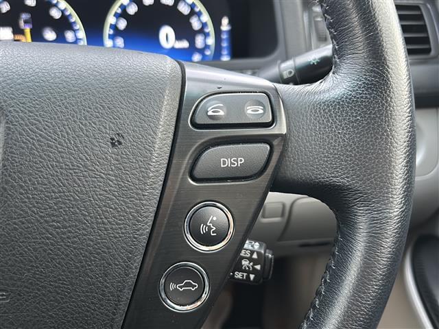 クラウンハイブリッド ベースグレード　純正ナビ（フルセグＴＶ／ＣＤ，ＤＶＤ／ＢＴ）／バックカメラ／サンルーフ／全席パワーシート／シートメモリー／オートライト／ＨＩＤヘッドライト／ビルトインＥＴＣ（17枚目）