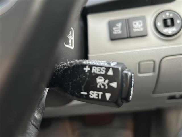 クラウンハイブリッド ベースグレード　純正ナビ（フルセグＴＶ／ＣＤ，ＤＶＤ／ＢＴ）／バックカメラ／サンルーフ／全席パワーシート／シートメモリー／オートライト／ＨＩＤヘッドライト／ビルトインＥＴＣ（20枚目）