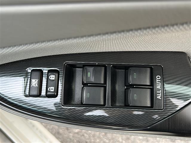 クラウンハイブリッド ベースグレード　純正ナビ（フルセグＴＶ／ＣＤ，ＤＶＤ／ＢＴ）／バックカメラ／サンルーフ／全席パワーシート／シートメモリー／オートライト／ＨＩＤヘッドライト／ビルトインＥＴＣ（29枚目）