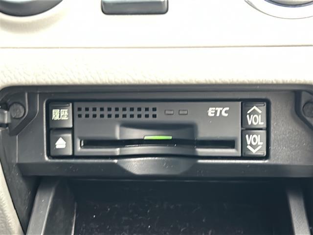 クラウンハイブリッド ベースグレード　純正ナビ（フルセグＴＶ／ＣＤ，ＤＶＤ／ＢＴ）／バックカメラ／サンルーフ／全席パワーシート／シートメモリー／オートライト／ＨＩＤヘッドライト／ビルトインＥＴＣ（30枚目）