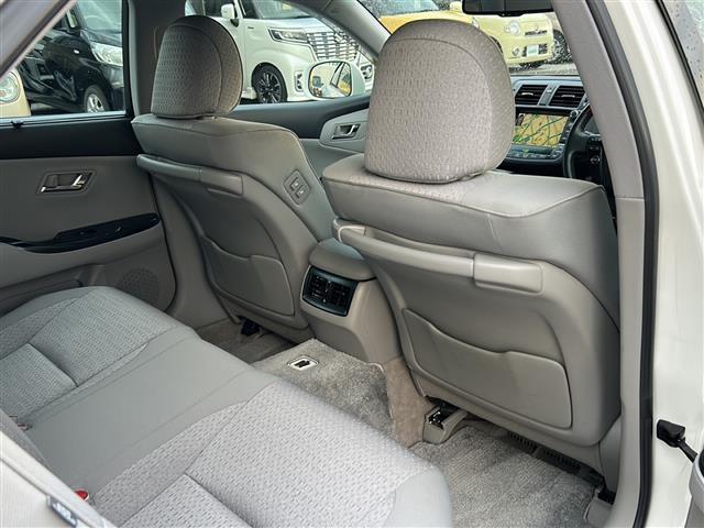 クラウンハイブリッド ベースグレード　純正ナビ（フルセグＴＶ／ＣＤ，ＤＶＤ／ＢＴ）／バックカメラ／サンルーフ／全席パワーシート／シートメモリー／オートライト／ＨＩＤヘッドライト／ビルトインＥＴＣ（37枚目）