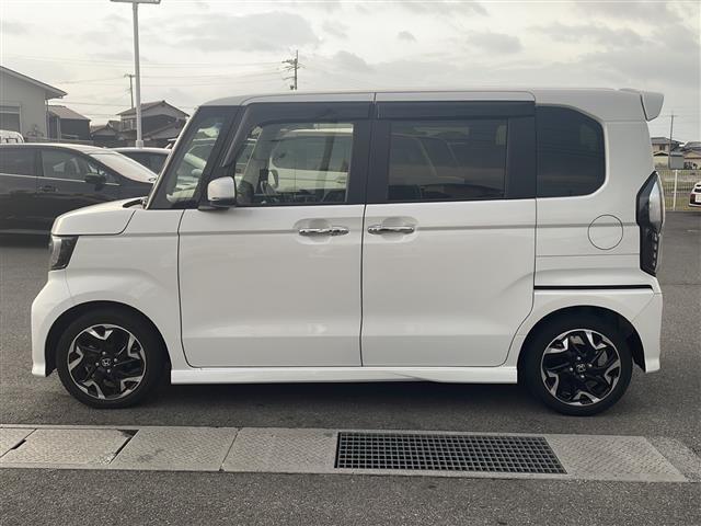 Ｎ－ＢＯＸカスタム Ｇ・Ｌターボホンダセンシング　純正８インチディーラーＯＰナビ（フルセグＴＶ／ＣＤ，ＤＶＤ／ＢＴ）／バックカメラ／ドライブレコーダー／両側パワースライドドア／コーナーセンサー／ビルトインＥＴＣ／オートライト／ターボ（5枚目）