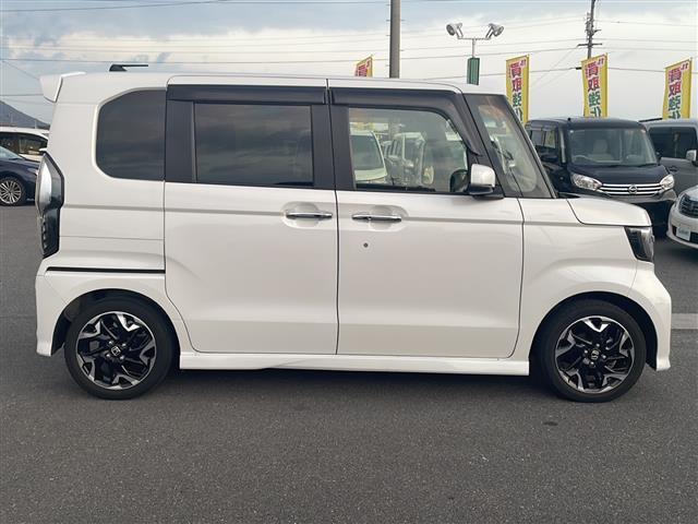 Ｎ－ＢＯＸカスタム Ｇ・Ｌターボホンダセンシング　純正８インチディーラーＯＰナビ（フルセグＴＶ／ＣＤ，ＤＶＤ／ＢＴ）／バックカメラ／ドライブレコーダー／両側パワースライドドア／コーナーセンサー／ビルトインＥＴＣ／オートライト／ターボ（9枚目）