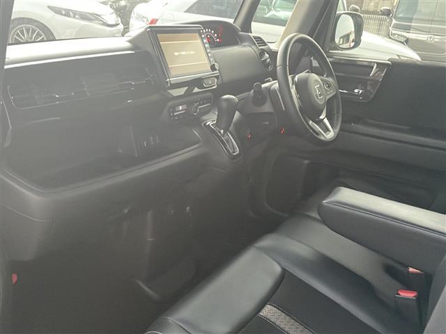 Ｎ－ＢＯＸカスタム Ｇ・Ｌターボホンダセンシング　純正８インチディーラーＯＰナビ（フルセグＴＶ／ＣＤ，ＤＶＤ／ＢＴ）／バックカメラ／ドライブレコーダー／両側パワースライドドア／コーナーセンサー／ビルトインＥＴＣ／オートライト／ターボ（31枚目）