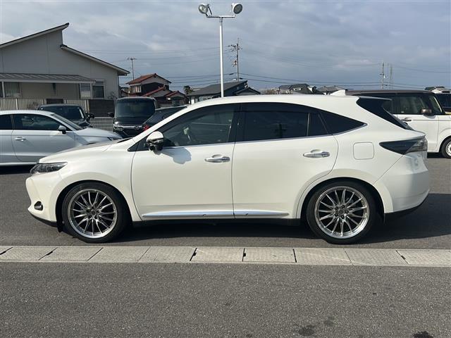 ハリアー 社外ナビ(フルセグTV/CD,DVD/BT)/バックカメラ/電動リアゲート/ドライブレコーダー/パワーシート/社外アルミホイール/ローダウン/オートライト/アイドリングストップ(5枚目)