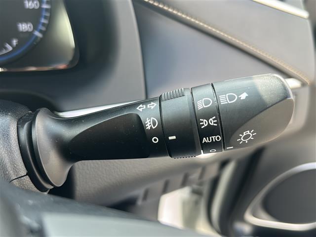 ハリアー 社外ナビ(フルセグTV/CD,DVD/BT)/バックカメラ/電動リアゲート/ドライブレコーダー/パワーシート/社外アルミホイール/ローダウン/オートライト/アイドリングストップ(20枚目)