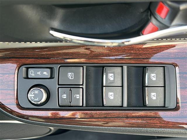 ハリアー 社外ナビ(フルセグTV/CD,DVD/BT)/バックカメラ/電動リアゲート/ドライブレコーダー/パワーシート/社外アルミホイール/ローダウン/オートライト/アイドリングストップ(28枚目)