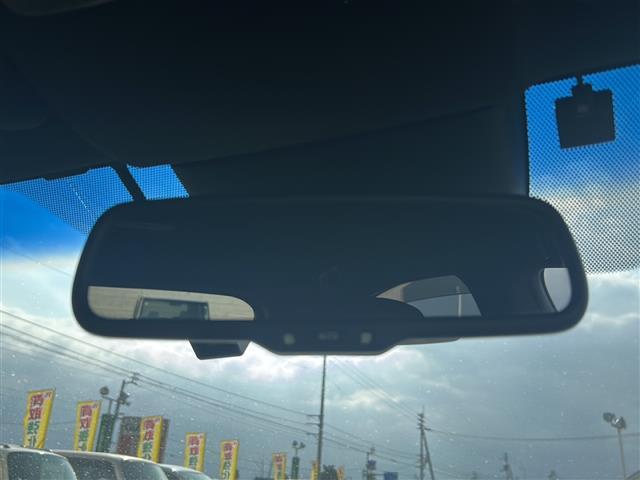 ハリアー 社外ナビ(フルセグTV/CD,DVD/BT)/バックカメラ/電動リアゲート/ドライブレコーダー/パワーシート/社外アルミホイール/ローダウン/オートライト/アイドリングストップ(30枚目)