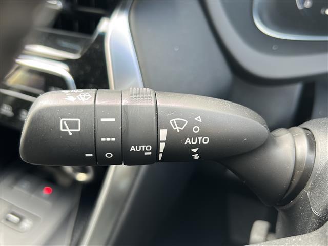 ハリアー Ｚ　レザーパッケージ　Ｔ－Ｃｏｎｎｅｃｔ　ＳＤナビ＋ＪＢＬプレミアムサウンドシステム（フルセグＴＶ／ＢＴ）／ＡＶＭ／ＨＵＤ／ＢＳＭ／デジタルインナーミラー／ステアリングヒーター／モデリスタ／ガラスルーフ／ＥＴＣ２．０（18枚目）