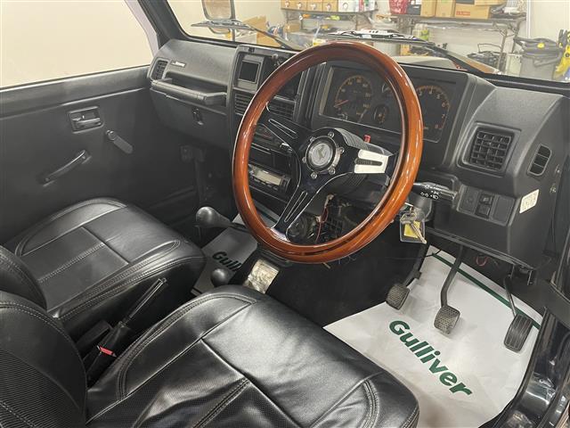 ジムニー ワイルドウインドリミテッド　５ＭＴ／リフトアップ／マッドタイヤ／マフラー（33枚目）