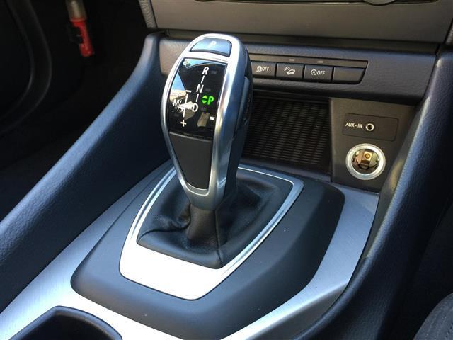 sDrive 20i Mスポーツ 4WD 純正オーディオ AM FM CD AUX サンルーフ スマートキー ルームミラー内蔵ETC プッシュスタート アイドリングストップ オートライト 横滑り防止装置(8枚目)