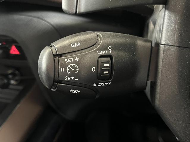 Ｃ５エアクロス シャイン　ナッパレザーパッケージ　ナッパレザーＰＫＧ　純正ディスプレイオーディオナビ　Ｂｌｕｅｔｏｏｔｈ／ＵＳＢ／ＡｐｐｌｅＣａｒＰｌａｙ／ＡｎｄｒｏｉｄＡｕｔｏ　パノラマＳＲ　ハンズフリーパワーバックドア　トラフィックサイン　ＢＳＭ（20枚目）