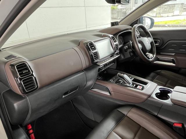 Ｃ５エアクロス シャイン　ナッパレザーパッケージ　ナッパレザーＰＫＧ　純正ディスプレイオーディオナビ　Ｂｌｕｅｔｏｏｔｈ／ＵＳＢ／ＡｐｐｌｅＣａｒＰｌａｙ／ＡｎｄｒｏｉｄＡｕｔｏ　パノラマＳＲ　ハンズフリーパワーバックドア　トラフィックサイン　ＢＳＭ（30枚目）