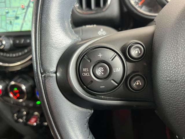 ＭＩＮＩ ワン　クロスオーバー　純正ナビ　Ｂｌｕｅｔｏｏｔｈ　ドライブレコーダー　衝突被害軽減システム　クルーズコントロール　バックカメラ　ベージュレザーシート　パワーバックドア　ＬＥＤヘッドライト　スマートキー　ＥＴＣ　禁煙車（15枚目）