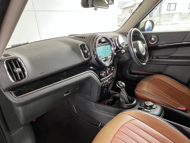 ＭＩＮＩ ワン　クロスオーバー　純正ナビ　Ｂｌｕｅｔｏｏｔｈ　ドライブレコーダー　衝突被害軽減システム　クルーズコントロール　バックカメラ　ベージュレザーシート　パワーバックドア　ＬＥＤヘッドライト　スマートキー　ＥＴＣ　禁煙車（24枚目）