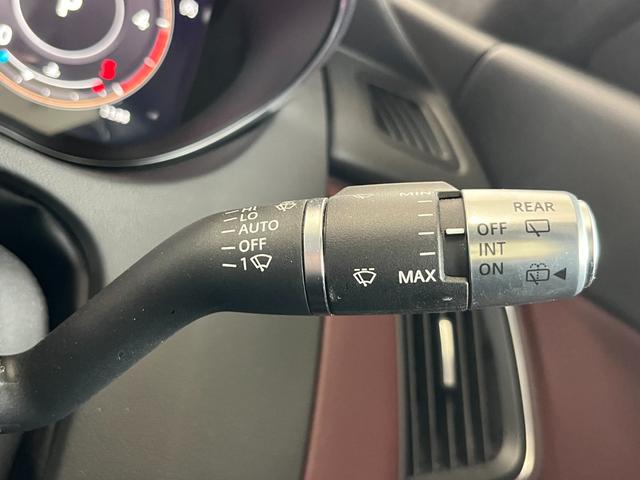 Eペイス R‐ダイナミック SE D200 MERIDIANオーディオ 純正ナビ AppleCarplay 360°カメラ アダプティブクルーズコントロール レーンキープアシスト ブラインドスポットモニター レザーシート シートヒーター(19枚目)