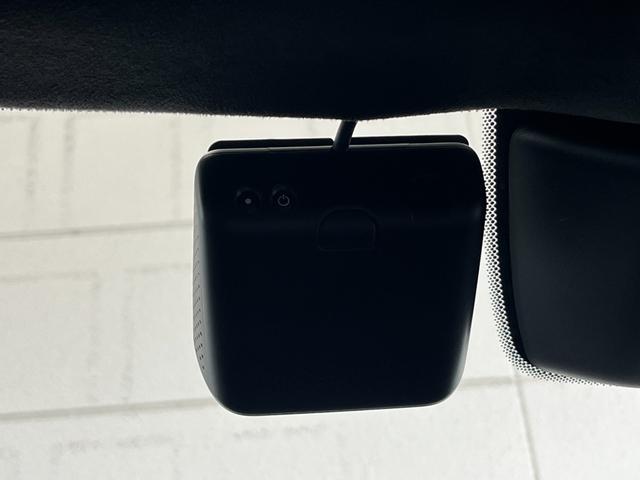 Eペイス R‐ダイナミック SE D200 MERIDIANオーディオ 純正ナビ AppleCarplay 360°カメラ アダプティブクルーズコントロール レーンキープアシスト ブラインドスポットモニター レザーシート シートヒーター(20枚目)