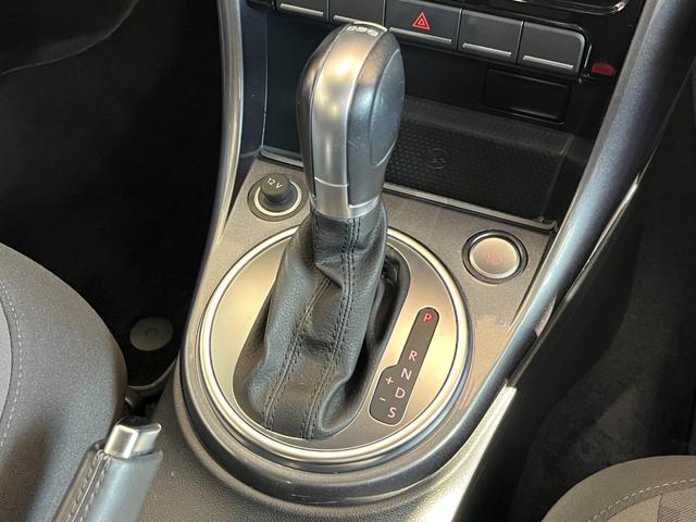 ザ・ビートル デザイン 純正SDナビ フルセグTV オートライト Bluetooth/USB 純正フロアマット HIDヘッドライト 電動格納ミラー 横滑り防止装置 ブラインドスポットモニター クルーズコントロール ESC(12枚目)