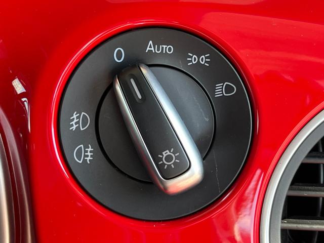 ザ・ビートル デザイン 純正SDナビ フルセグTV オートライト Bluetooth/USB 純正フロアマット HIDヘッドライト 電動格納ミラー 横滑り防止装置 ブラインドスポットモニター クルーズコントロール ESC(18枚目)