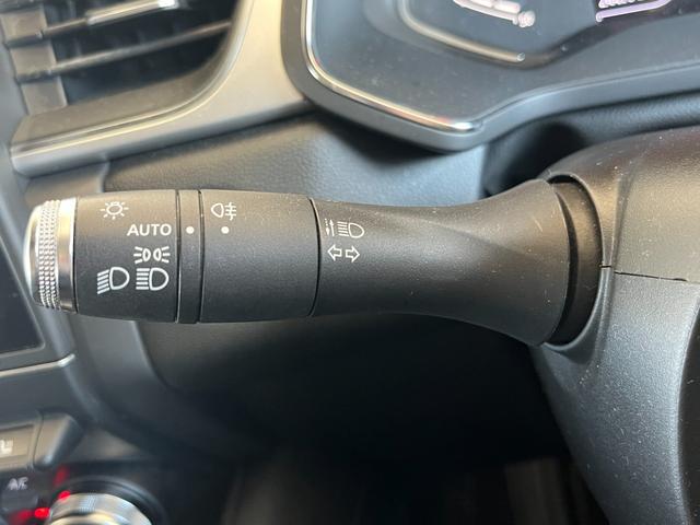 キャプチャー インテンス 純正HDDナビ 360°カメラ ETC Bluetooth/USB 運転席パワーシート 運転席/助手席シートヒーター ルーフレール オートライト コーナーセンサー 横滑り防止装置 電動格納ミラー(18枚目)