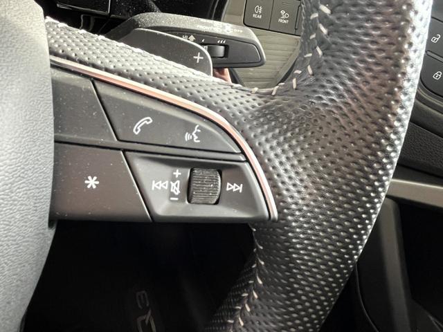 Q3スポーツバック 35TDIクワトロ Sライン 純正HDDナビ 360°カメラ ETC2.0 Bluetooth/USB 運転席/助手席パワーシート 運転席/助手席シートヒーター ハーフレザーシート 電動リアゲート オートライト コーナーセンサー(18枚目)
