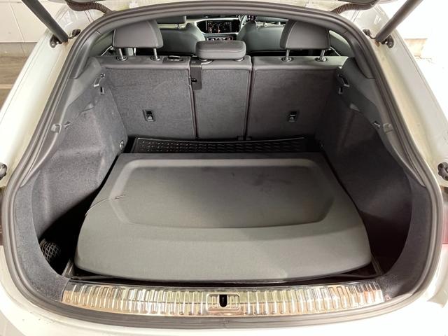 Q3スポーツバック 35TDIクワトロ Sライン 純正HDDナビ 360°カメラ ETC2.0 Bluetooth/USB 運転席/助手席パワーシート 運転席/助手席シートヒーター ハーフレザーシート 電動リアゲート オートライト コーナーセンサー(37枚目)