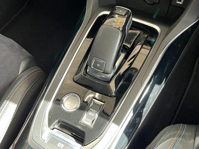 308 テックパックエディション ブルーHDi ・純正ナビ・レーンキープアシスト・アイドリングストップ・ETC・オートライト・アダプティブクルーズコントロール・ブラインドスポットモニター・コーナーセンサー・バックカメラ(13枚目)