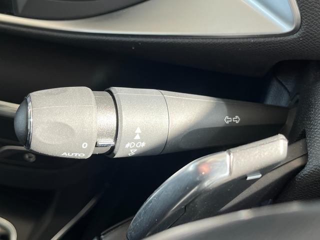 308 テックパックエディション ブルーHDi ・純正ナビ・レーンキープアシスト・アイドリングストップ・ETC・オートライト・アダプティブクルーズコントロール・ブラインドスポットモニター・コーナーセンサー・バックカメラ(18枚目)