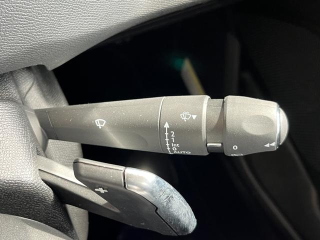 308 テックパックエディション ブルーHDi ・純正ナビ・レーンキープアシスト・アイドリングストップ・ETC・オートライト・アダプティブクルーズコントロール・ブラインドスポットモニター・コーナーセンサー・バックカメラ(20枚目)