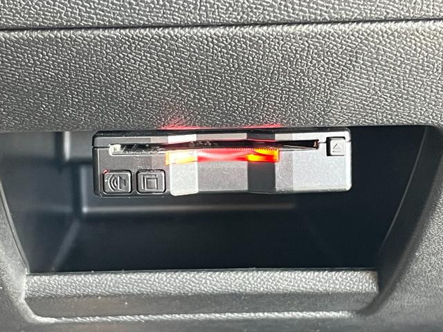 308 テックパックエディション ブルーHDi ・純正ナビ・レーンキープアシスト・アイドリングストップ・ETC・オートライト・アダプティブクルーズコントロール・ブラインドスポットモニター・コーナーセンサー・バックカメラ(23枚目)