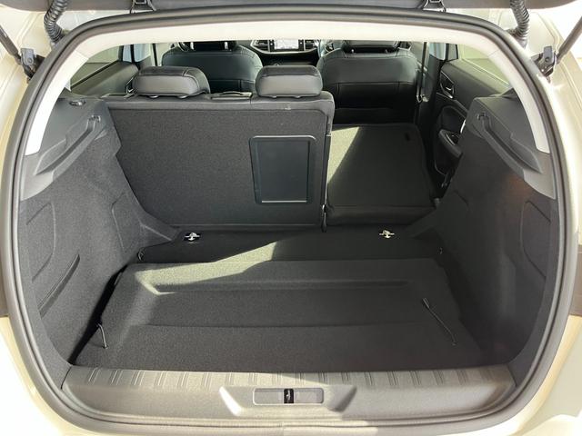 308 テックパックエディション ブルーHDi ・純正ナビ・レーンキープアシスト・アイドリングストップ・ETC・オートライト・アダプティブクルーズコントロール・ブラインドスポットモニター・コーナーセンサー・バックカメラ(34枚目)