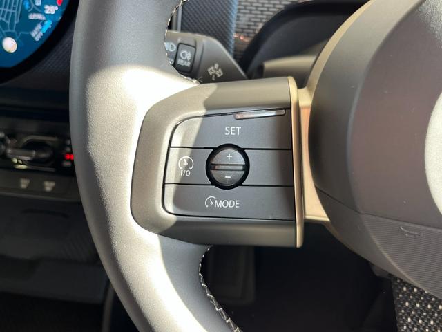 MINI SE オール4 純正ナビ アダプティブクルーズコントロール オートライト オートハイビーム パワーシート パワーバックドア フットオープナ シートヒーター シートマッサージ機能 ハーフレザー(17枚目)