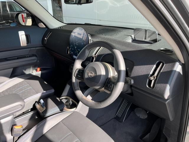 MINI SE オール4 純正ナビ アダプティブクルーズコントロール オートライト オートハイビーム パワーシート パワーバックドア フットオープナ シートヒーター シートマッサージ機能 ハーフレザー(22枚目)