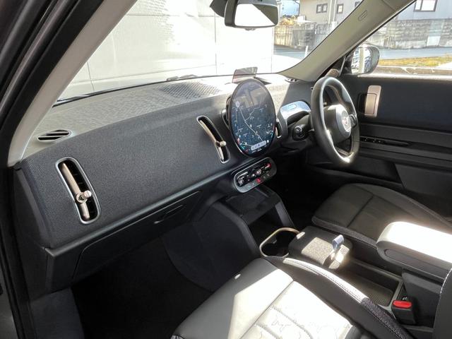 MINI SE オール4 純正ナビ アダプティブクルーズコントロール オートライト オートハイビーム パワーシート パワーバックドア フットオープナ シートヒーター シートマッサージ機能 ハーフレザー(26枚目)