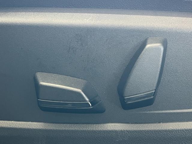 MINI SE オール4 純正ナビ アダプティブクルーズコントロール オートライト オートハイビーム パワーシート パワーバックドア フットオープナ シートヒーター シートマッサージ機能 ハーフレザー(28枚目)