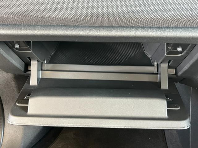 MINI SE オール4 純正ナビ アダプティブクルーズコントロール オートライト オートハイビーム パワーシート パワーバックドア フットオープナ シートヒーター シートマッサージ機能 ハーフレザー(29枚目)