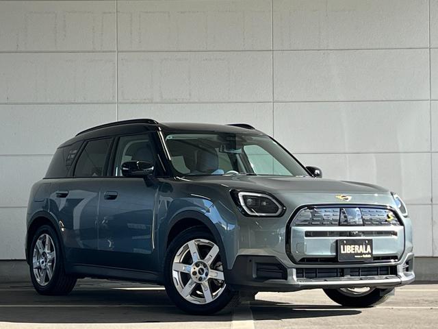 MINI SE オール4 純正ナビ アダプティブクルーズコントロール オートライト オートハイビーム パワーシート パワーバックドア フットオープナ シートヒーター シートマッサージ機能 ハーフレザー(42枚目)