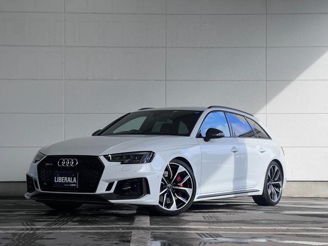 アウディ ＲＳ４アバント