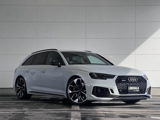 アウディ ＲＳ４アバント