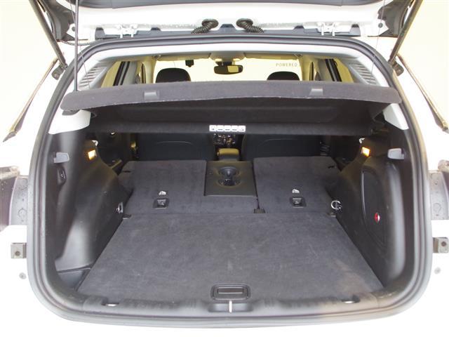 ジープ・コンパス リミテッド　Ｂｅａｔｓ　Ａｕｄｉｏプレミアムサウンドシステムスピーカー　アダプティブクルーズコントロール　車線逸脱警報プラス　前面衝突警報　ブラインドスポット　純正ナビ　ＡｐｐｌｅＣａｒＰｌａｙ（8枚目）
