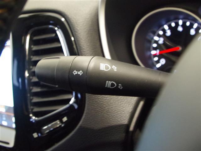 ジープ・コンパス リミテッド　Ｂｅａｔｓ　Ａｕｄｉｏプレミアムサウンドシステムスピーカー　アダプティブクルーズコントロール　車線逸脱警報プラス　前面衝突警報　ブラインドスポット　純正ナビ　ＡｐｐｌｅＣａｒＰｌａｙ（15枚目）