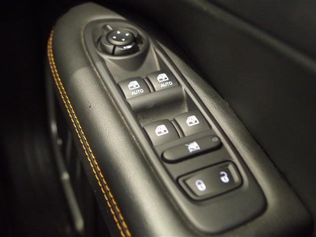 ジープ・コンパス リミテッド　Ｂｅａｔｓ　Ａｕｄｉｏプレミアムサウンドシステムスピーカー　アダプティブクルーズコントロール　車線逸脱警報プラス　前面衝突警報　ブラインドスポット　純正ナビ　ＡｐｐｌｅＣａｒＰｌａｙ（19枚目）